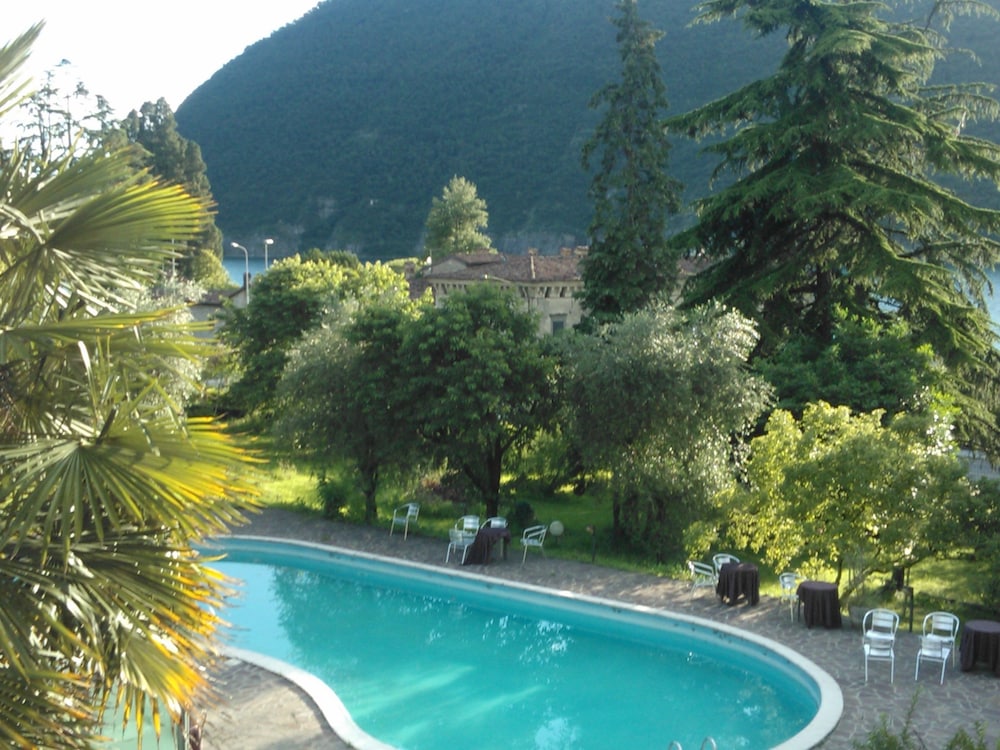 Bredina — hotel in Sale Marasino