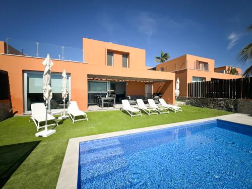 Paradise Island by CanaryScape in San Bartolome De Tirajana, Spain