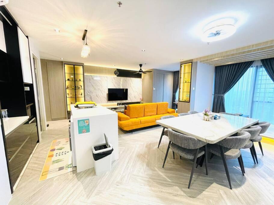 Lumi Tropicana Petaling Jaya 0102 Golf View — 4-Star Luxury Hotel in Petaling Jaya, Malaysia