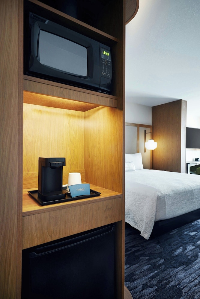 Fairfield Inn & Suites by Marriott Sheboygan - photo 4