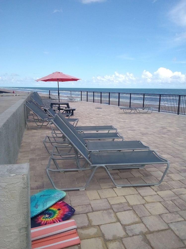 La Bella Oceanfront Inn - photo 17