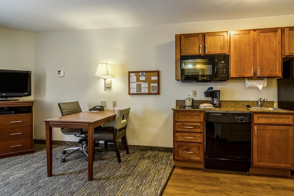 Candlewood Suites Jacksonville East Merril Road by IHG - photo 24