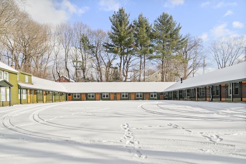 The Brooks Motel - photo 34