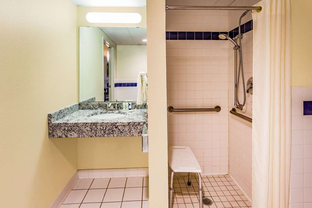 AmericInn by Wyndham Hotel and Suites Long Lake - photo 16