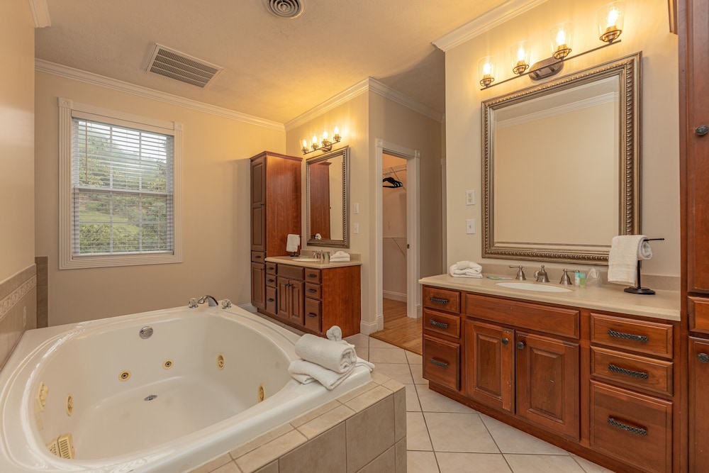 The Estate at Little Cove - photo 20