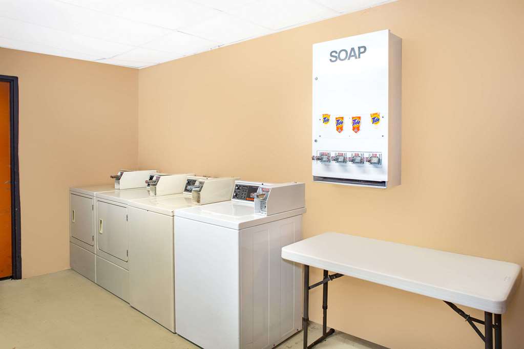 Super 8 by Wyndham North Palm Beach - photo 34