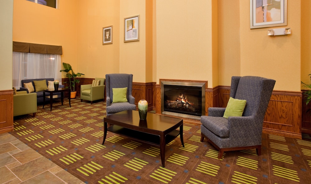 Holiday Inn Express Hotel & Stes Kansas City Sports Complex an IHG Hotel - photo 3