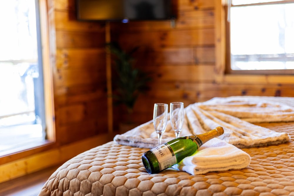 Mountain Majesty By Ghosal Luxury Lodging pet-friendly hotel Gatlinburg