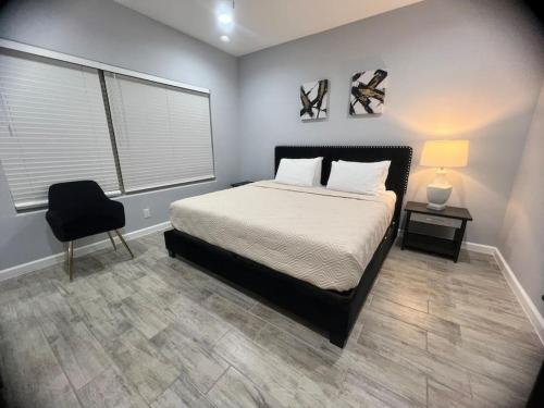 South Texas Getaway King Size Double Queen — Brownsville