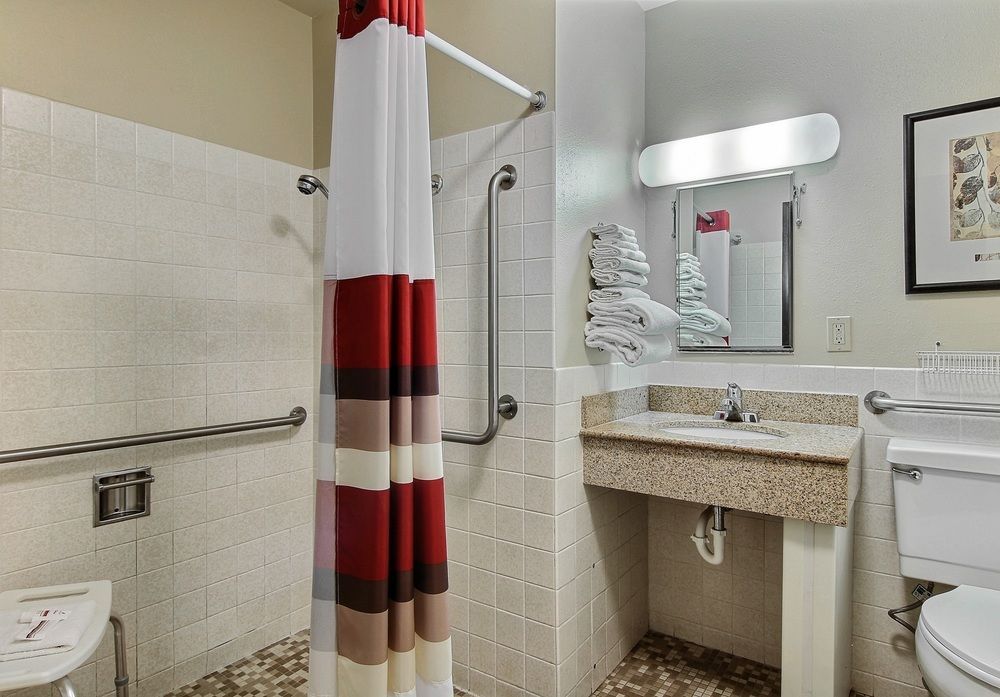 Econo Lodge Sioux Falls Empire Mall - photo 8