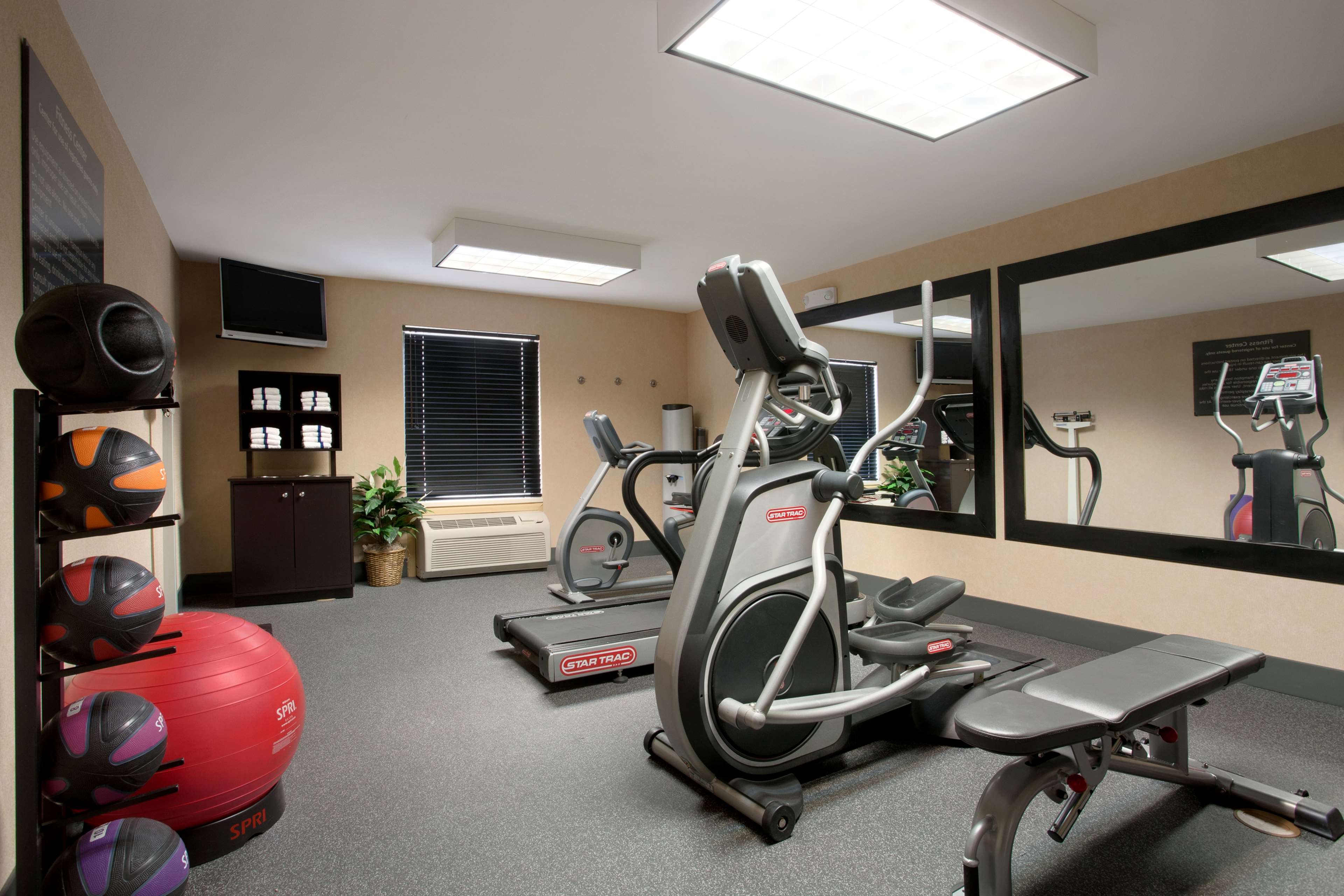 Hampton Inn Canon City - photo 10
