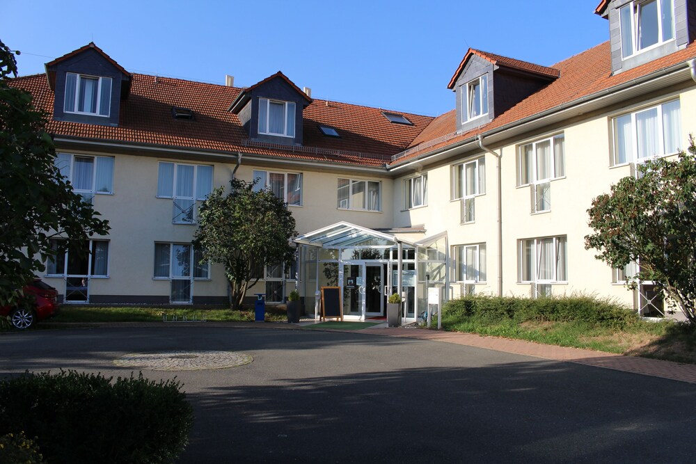 Ilmtal - carbon neutral hotel in Mellingen