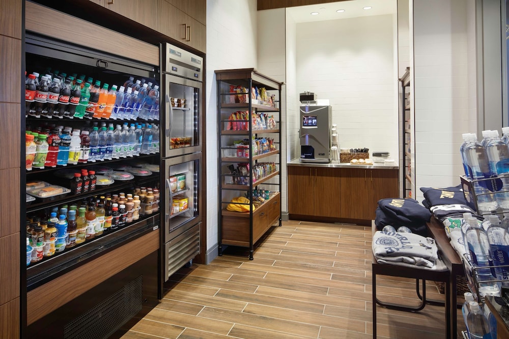 Embassy Suites by Hilton South Bend at Notre Dame - photo 24