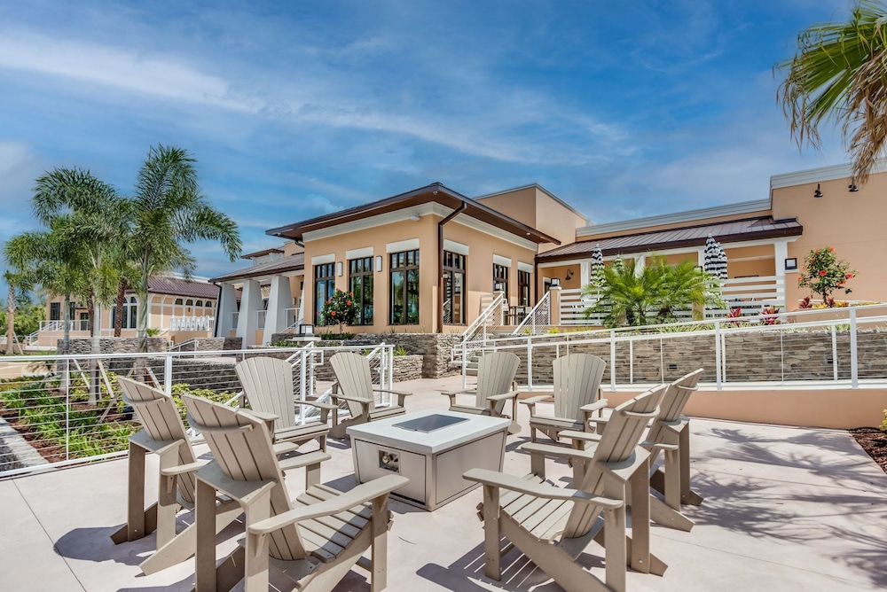 Upstay Solara Resort Retreat w Pool and Hot Tub - photo 53