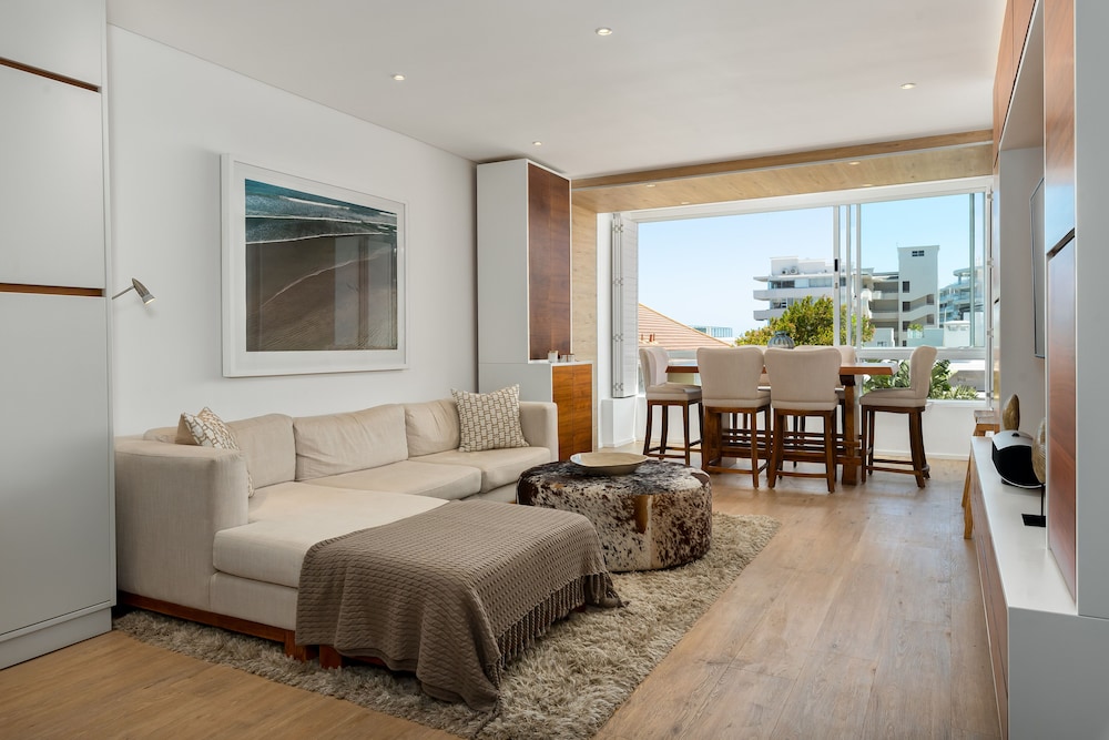 Seacliffe 307 — 4-Star Luxury Hotel in Cape Town, South Africa