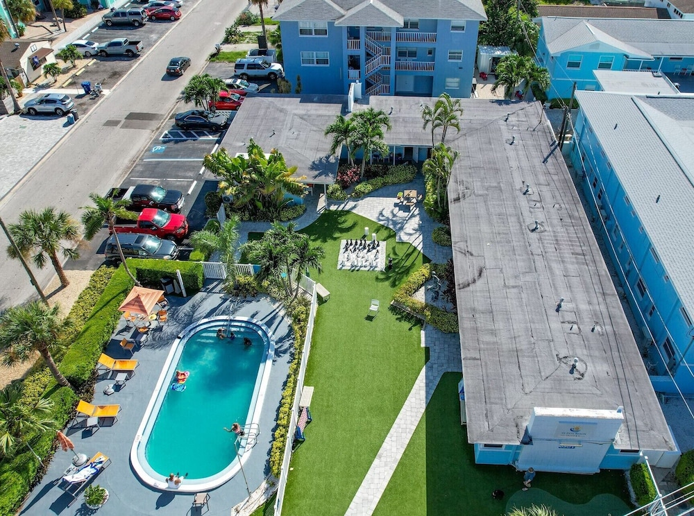 St Pete Beach Suites - photo 62