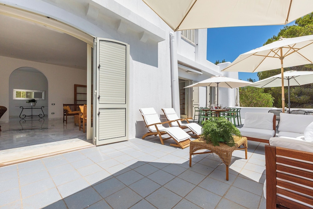 Villa Merienne — 4-Star Luxury Hotel in Castrignano Del Capo, Italy