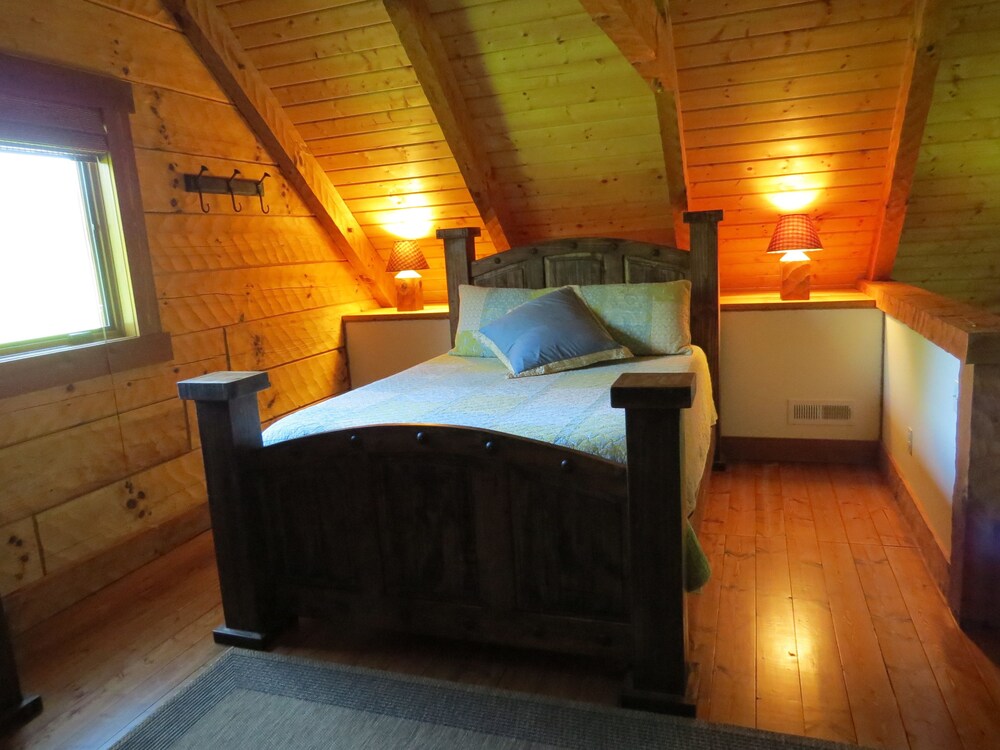 Southern Comfort Lakeside Cabin Resort - photo 10