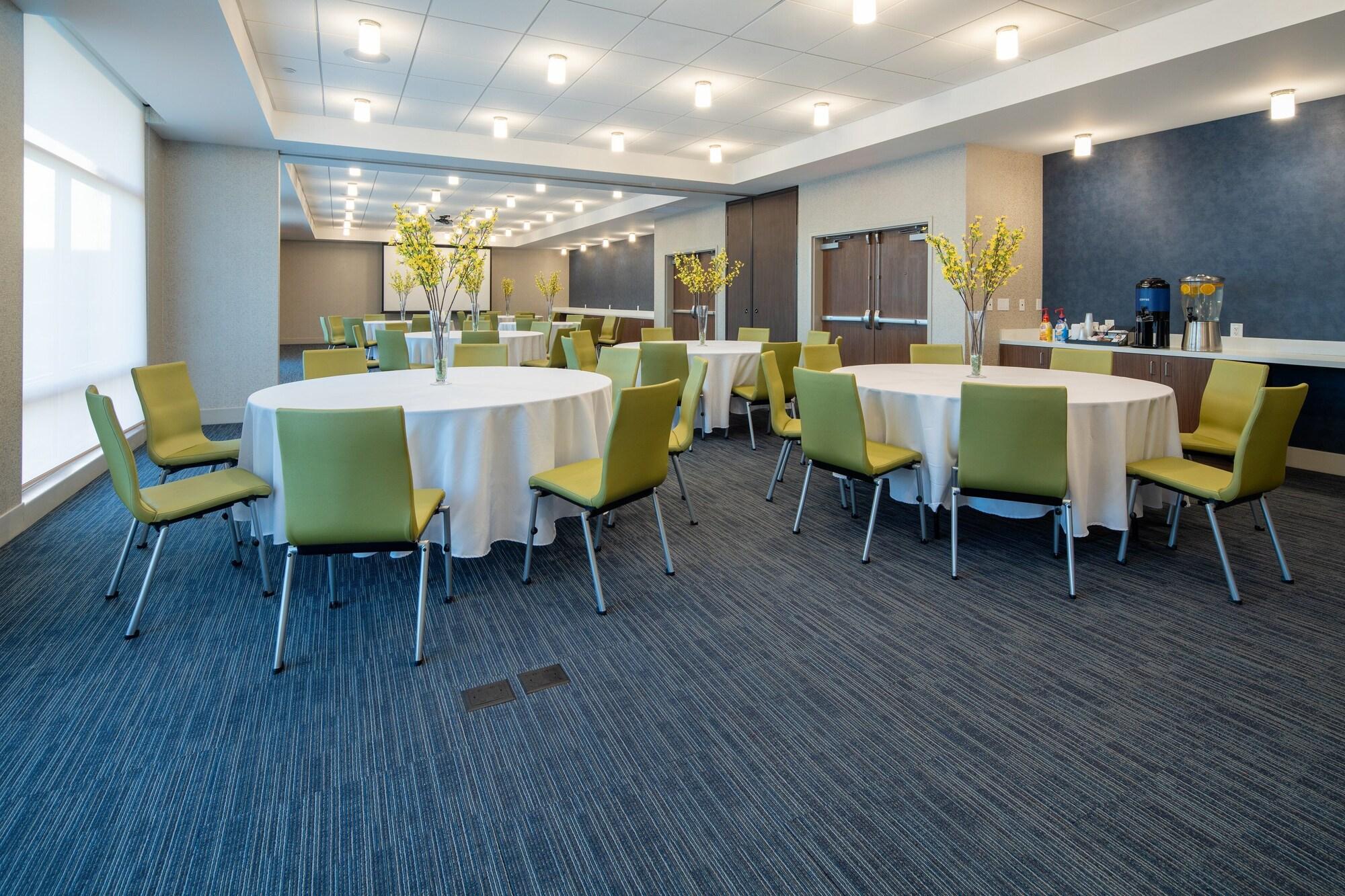 Holiday Inn Express And Suites Murrieta Temecula - photo 26