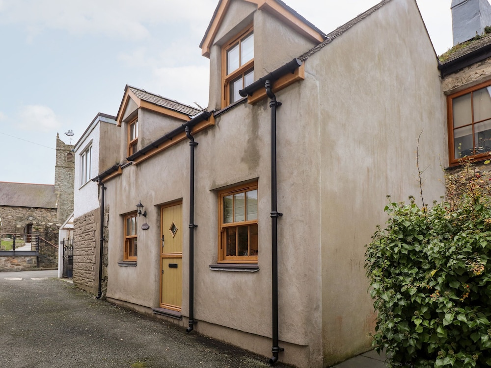 Bull Bach Old Smithy in Pwllheli, United Kingdom