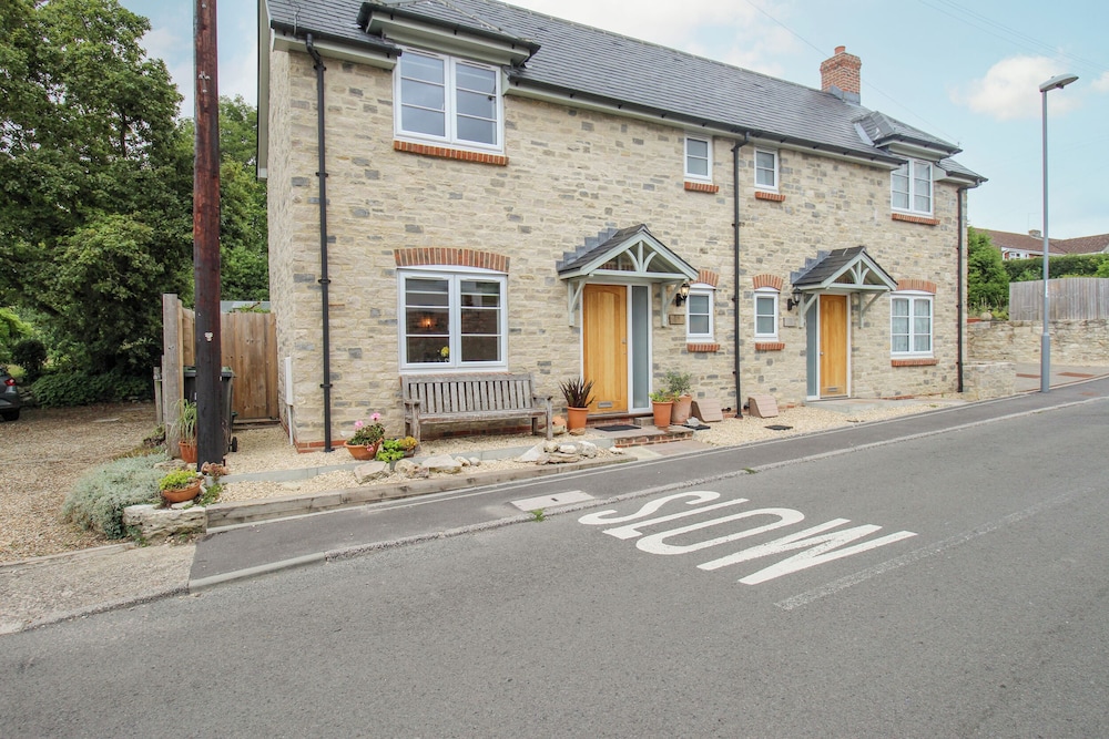 Wren - carbon neutral hotel in Weymouth
