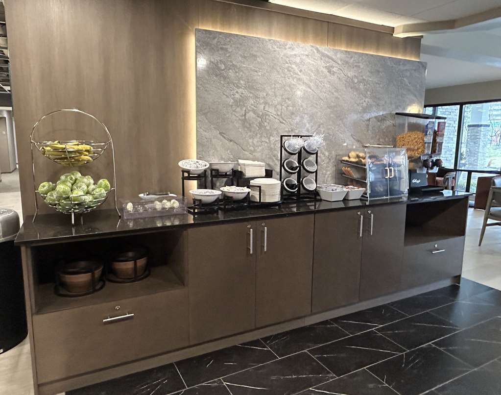 Best Western Plus Meadowlands - photo 22