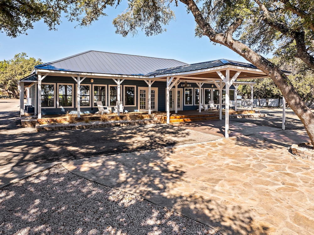 The Claire Hotel in Canyon Lake, United States