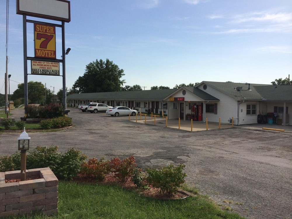 Super 7 Motel Sedalia - photo 49