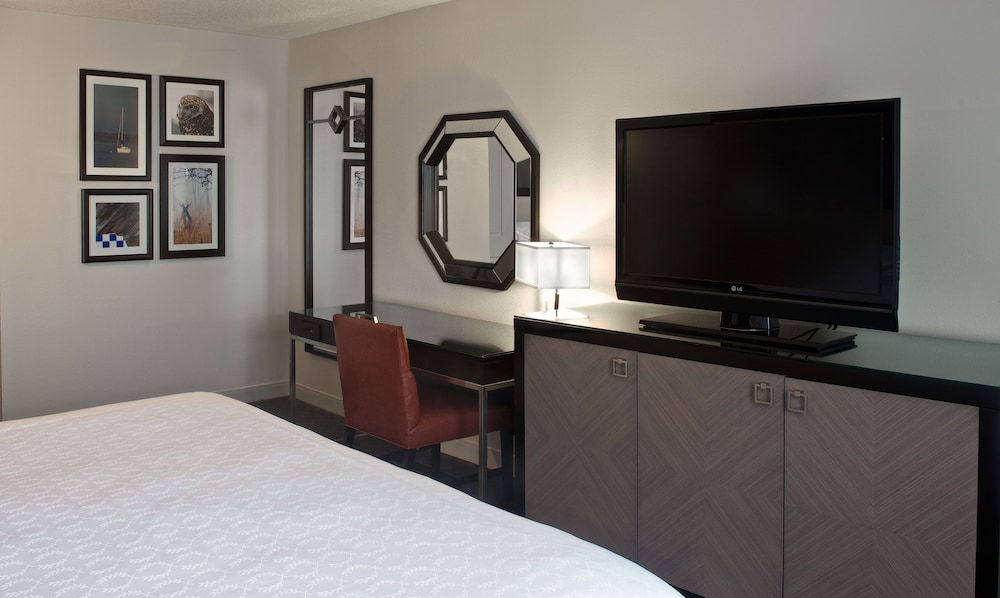 Sheraton Minneapolis West Hotel - photo 9