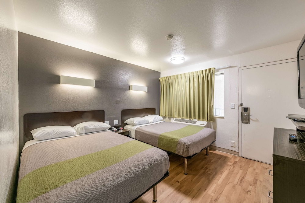 Studio 6 Monroe LA Hwy 165 - photo 5