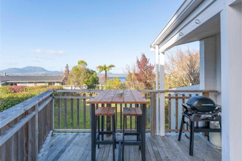 The Cozy Corner Taupo Holiday Home — 4-Star Luxury Hotel in Taupo, New Zealand