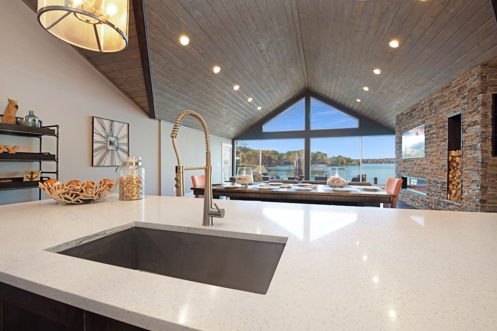 Lake Norman Hideaway - photo 8