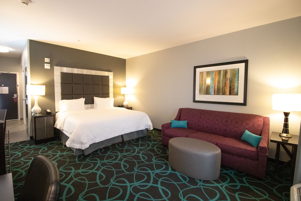 Hampton Inn Kearney - photo 9