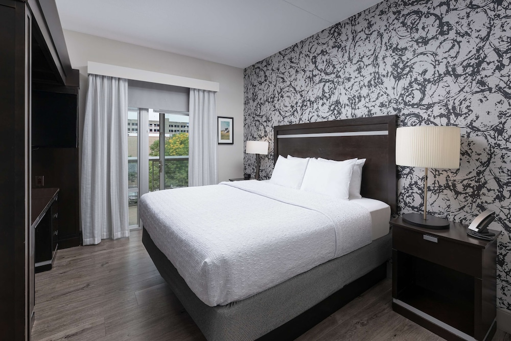 Hampton Inn & Suites Chattanooga Downtown - photo 12