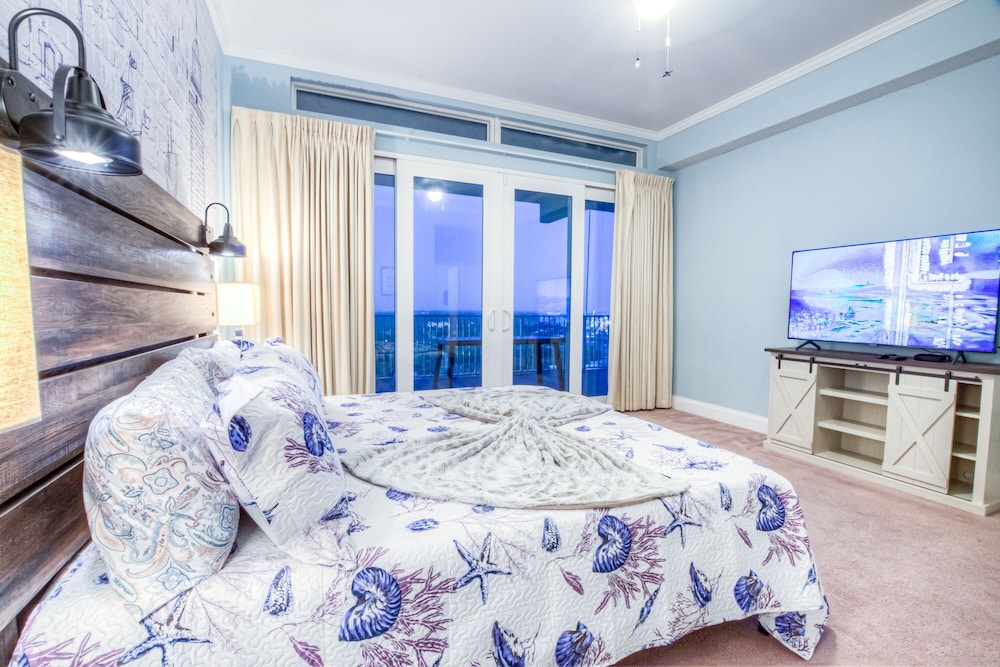 Laketown Wharf Resort by Aneliya's Rentals - photo 193