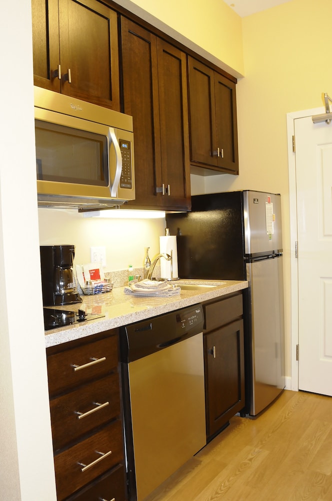 TownePlace Suites Redding - photo 14