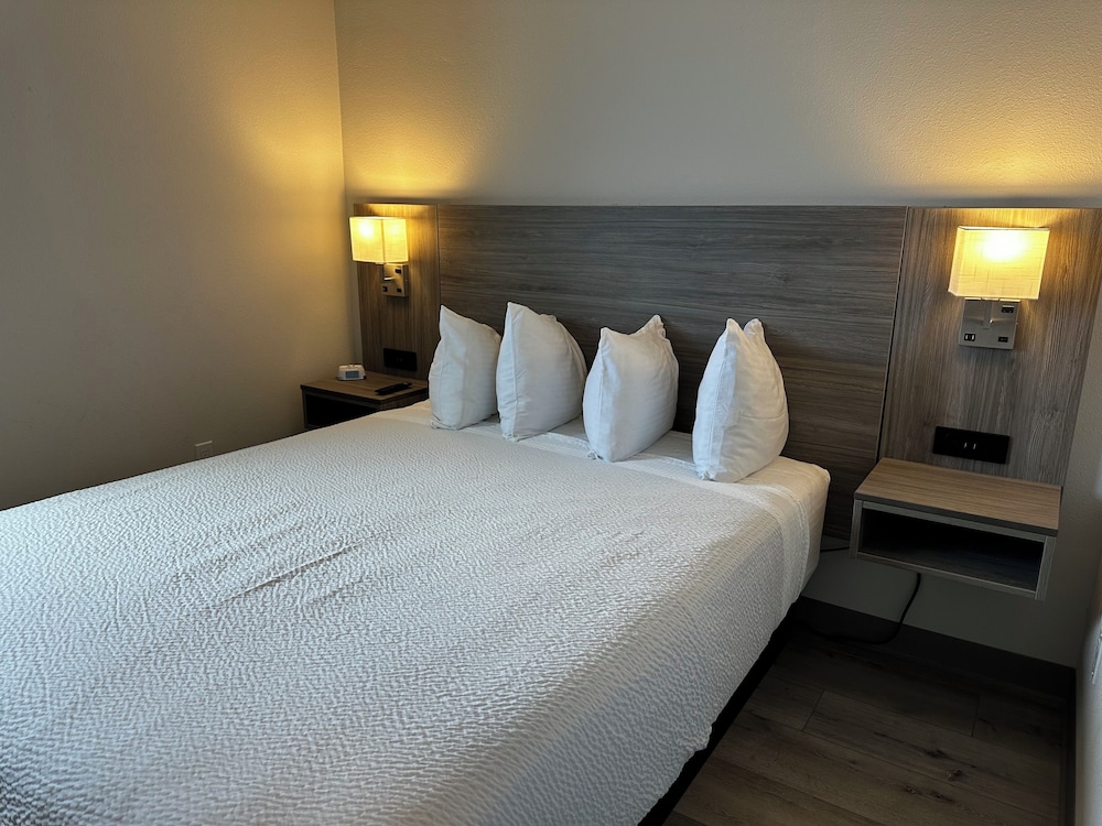 West Beach Suites - photo 39