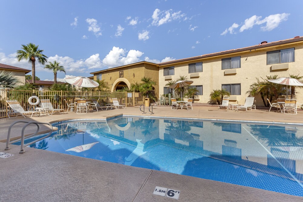 Quality Inn Phoenix Scottsdale West - photo 16