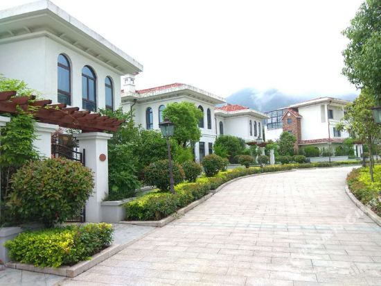 Jigong Mountain Forest Hot Spring Hotel in Xinyang, People's Republic of China