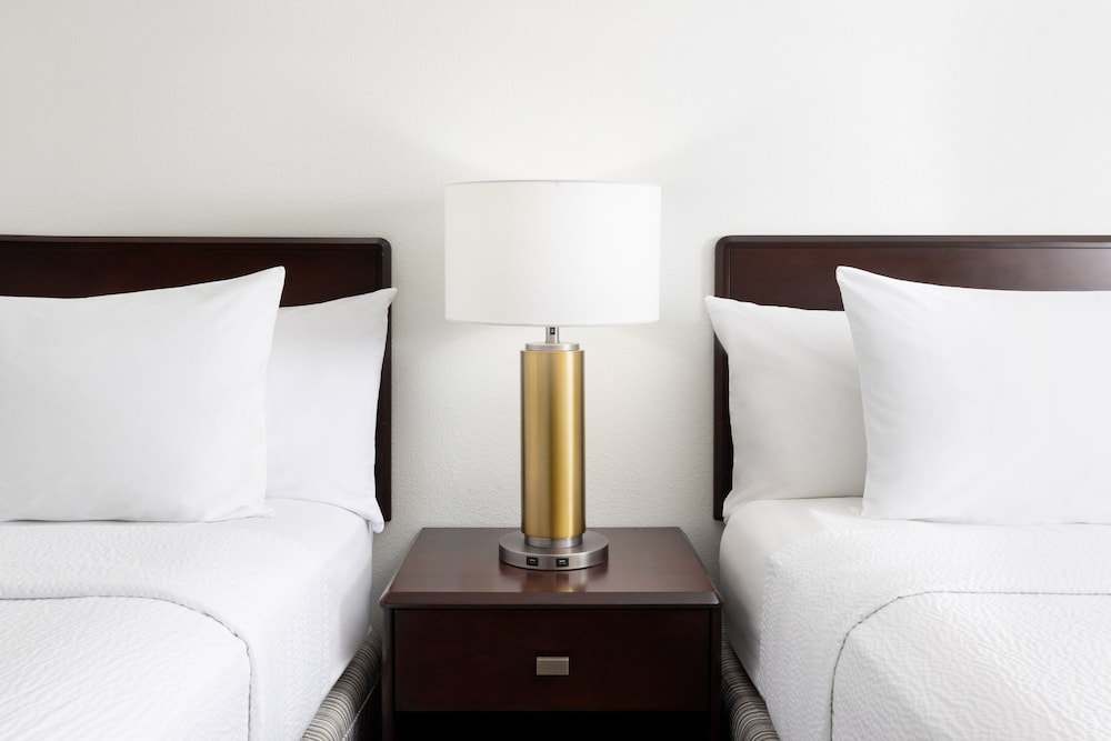 SpringHill Suites by Marriott Fresno - photo 17