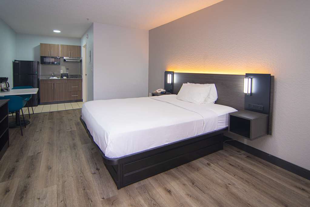 Studio 6 Extended Stay West Palm Beach FL - photo 9