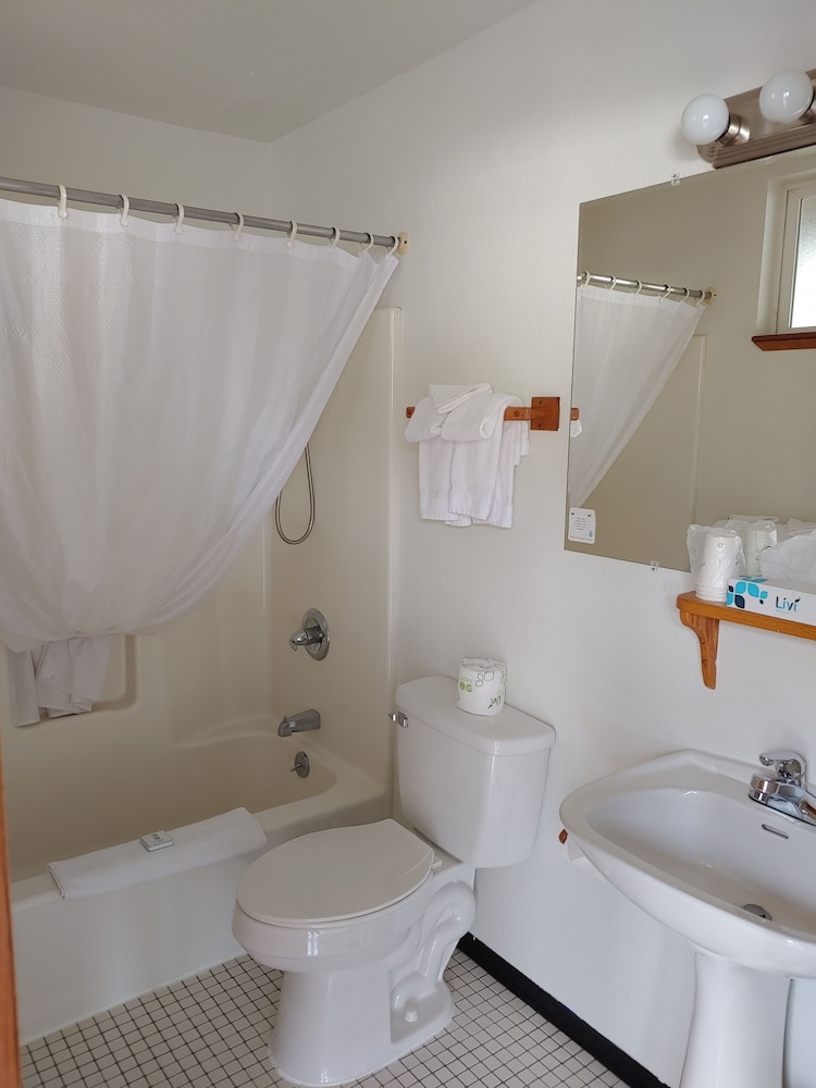 The Dublin House Motel - photo 20