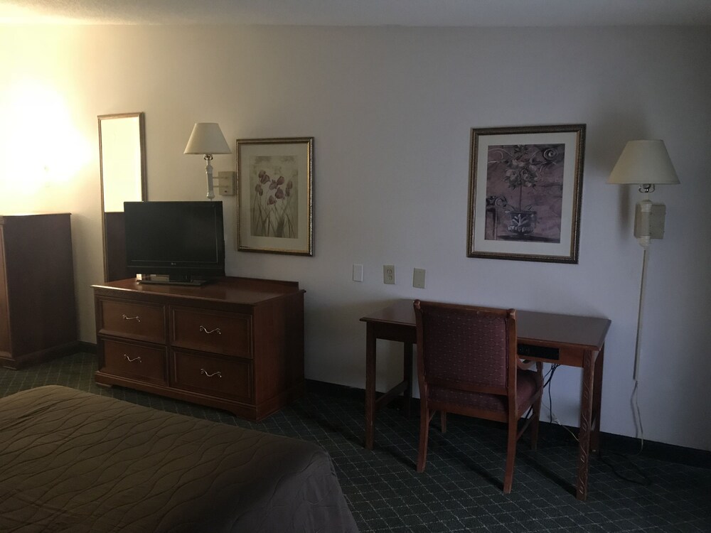Magnuson Hotel Hattiesburg - photo 8