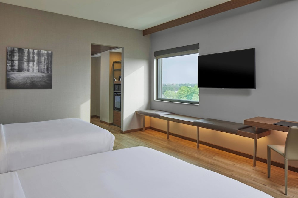 AC Hotel by Marriott Atlanta Airport Gateway - photo 13
