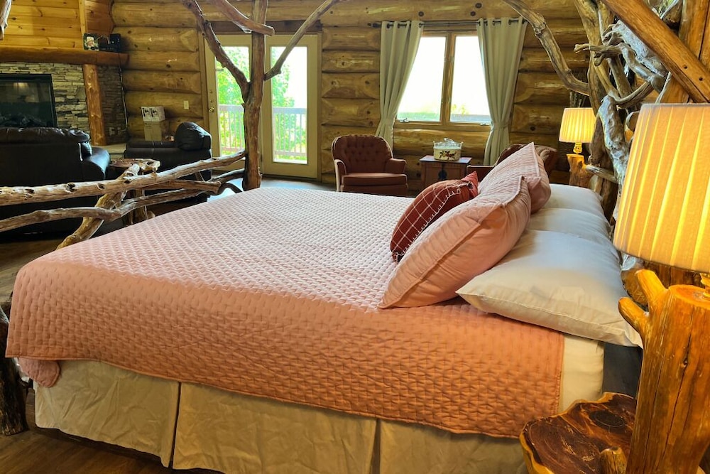Elkmont Views Cabin by Heavenly Views Resort - photo 4