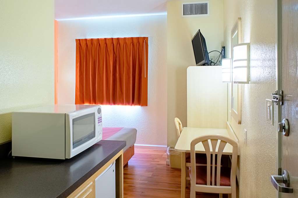 Motel 6 Seymour IN North - photo 9
