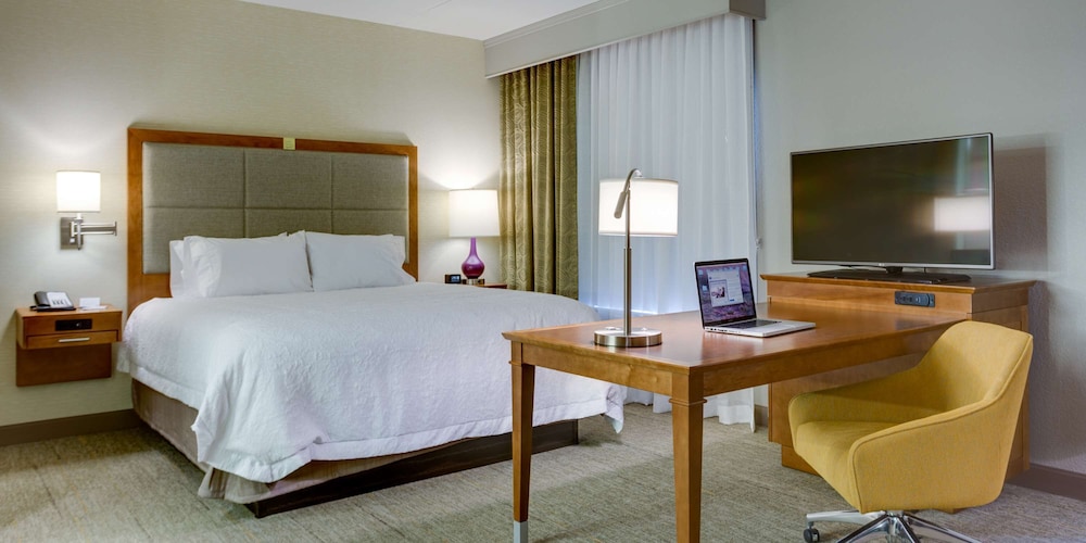 Hampton Inn & Suites Knoxville Papermill Drive - photo 12