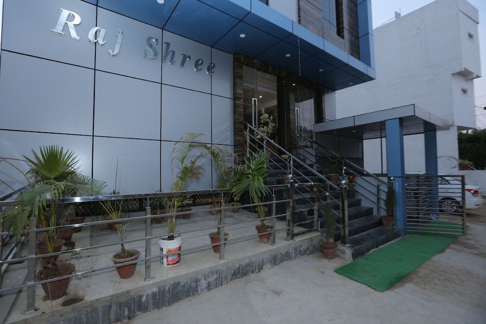 Hotel Raj Shree - last minute hotel in Agra