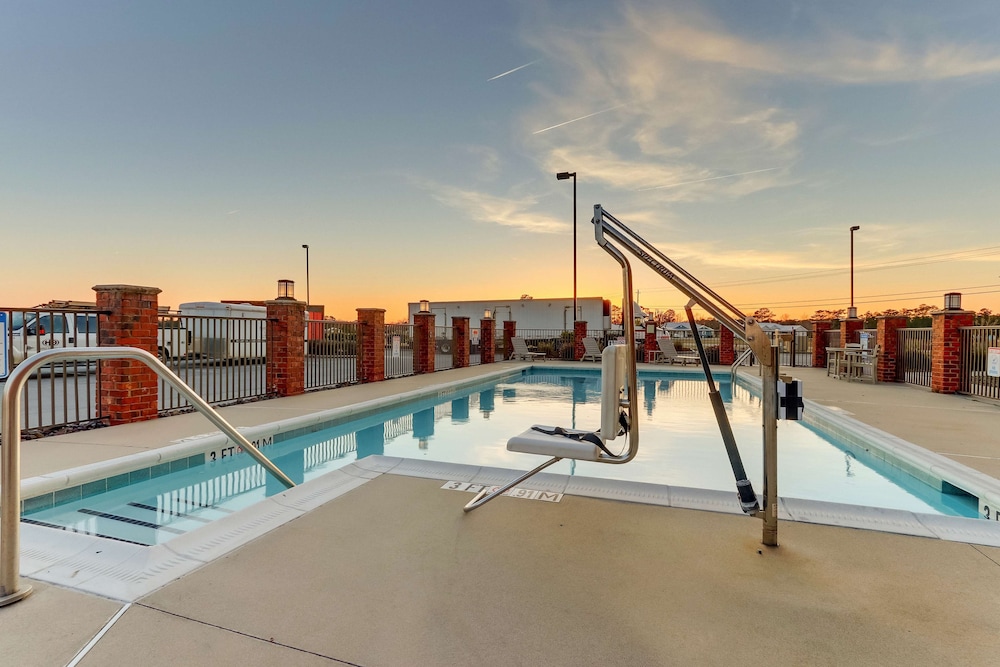 Hampton Inn & Suites Swansboro Near Camp Lejeune - photo 58