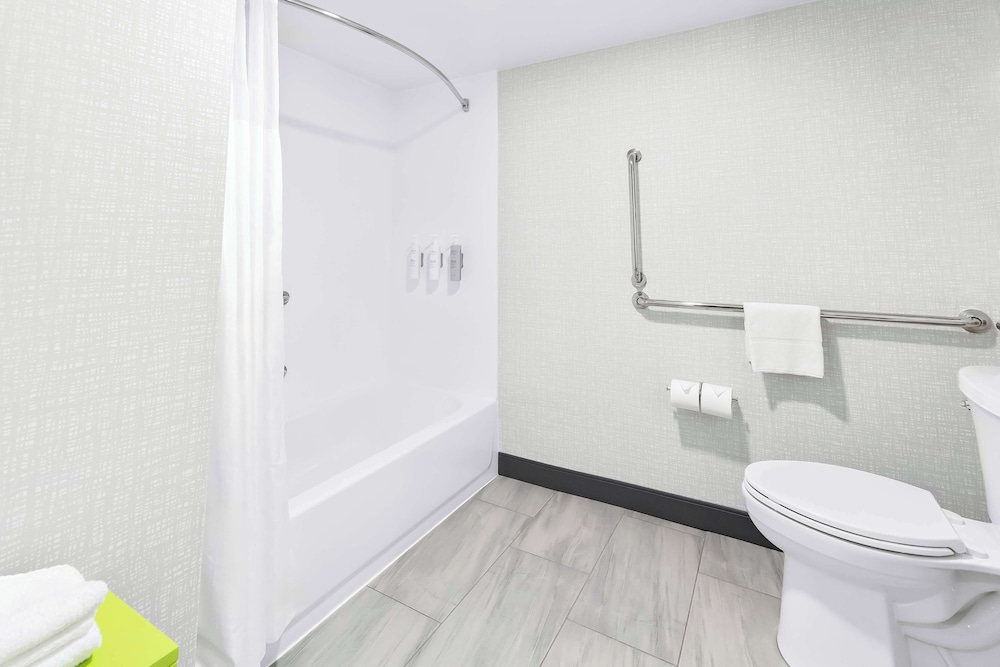 Hampton Inn Washington - photo 23